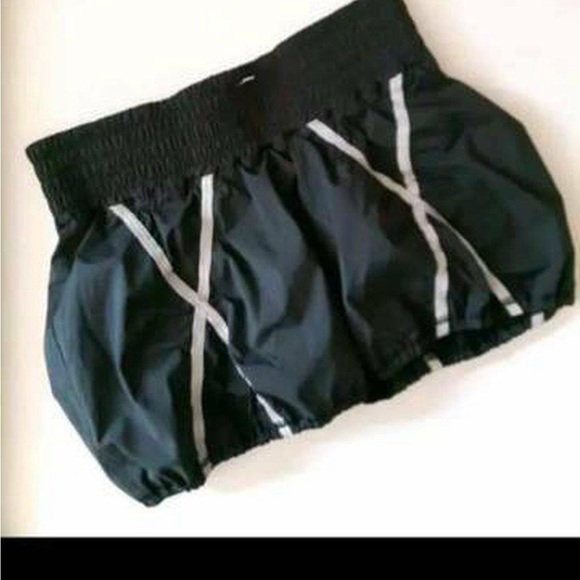 Lululemon skort - Picture 4 of 5